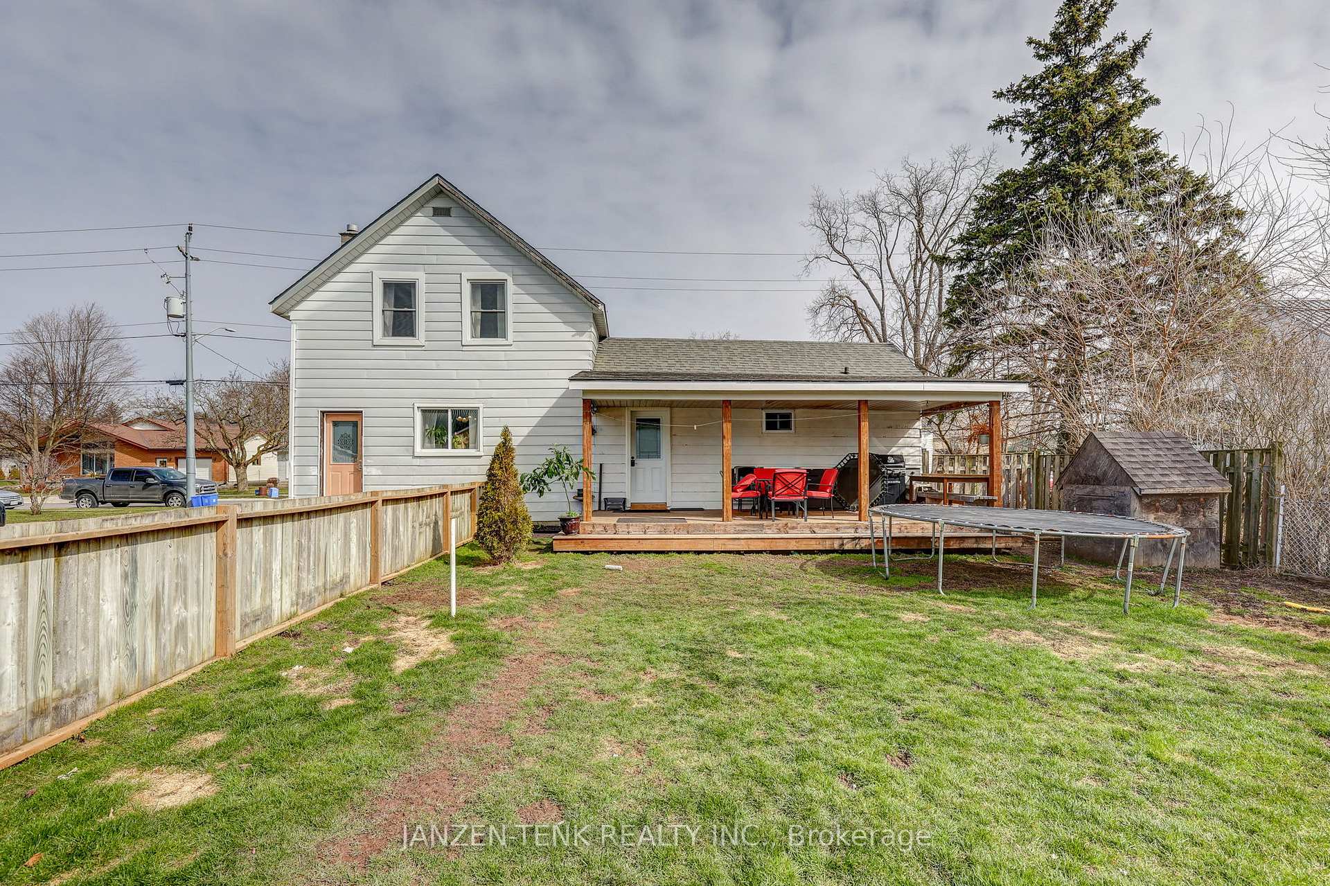 Photo 25 of 270 Sydenham Street E, Aylmer — HOMEH
