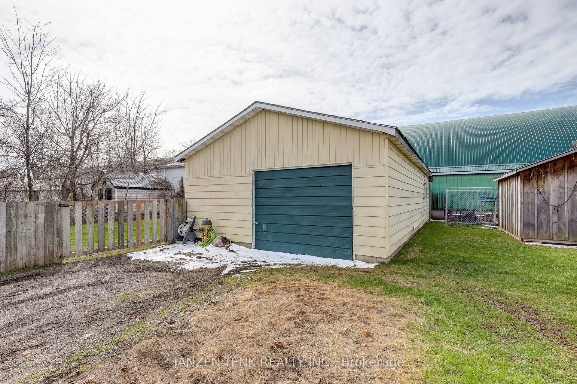 Photo 27 of 270 Sydenham Street E, Aylmer — HOMEH