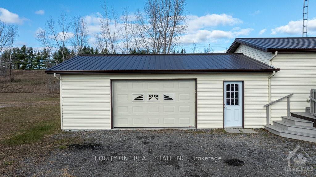Photo 5 of 6705 Chris Tierney, Ottawa, Osgoode Twp North of Reg Rd 6 — HOMEH