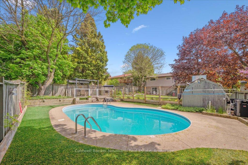 Photo 1 of 31 Carey Crescent, Guelph, Willow West/Sugarbush/West Acres — HOMEH