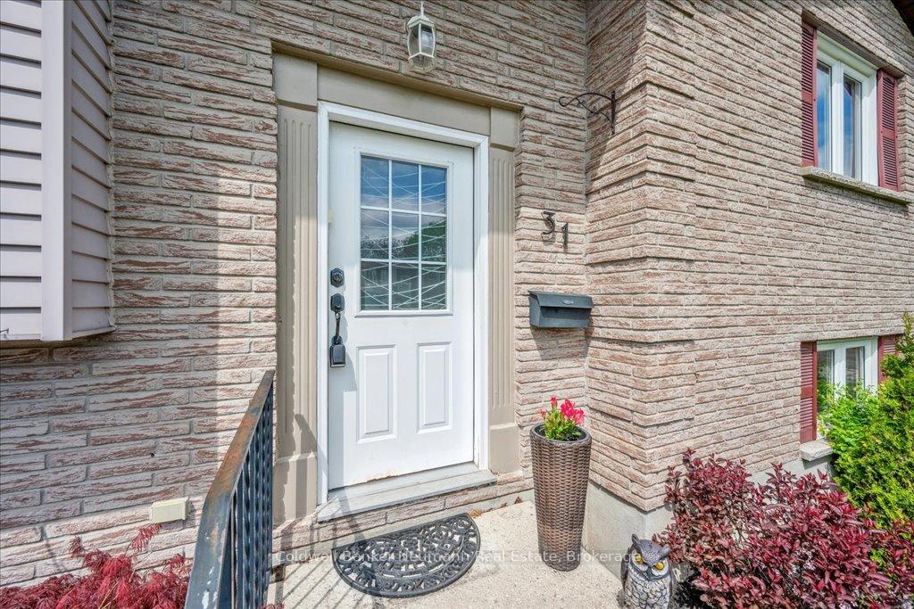 Photo 4 of 31 Carey Crescent, Guelph, Willow West/Sugarbush/West Acres — HOMEH