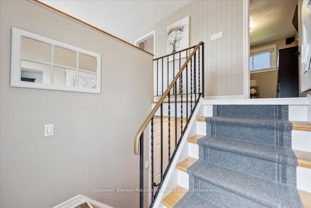 Photo 5 of 31 Carey Crescent, Guelph, Willow West/Sugarbush/West Acres — HOMEH