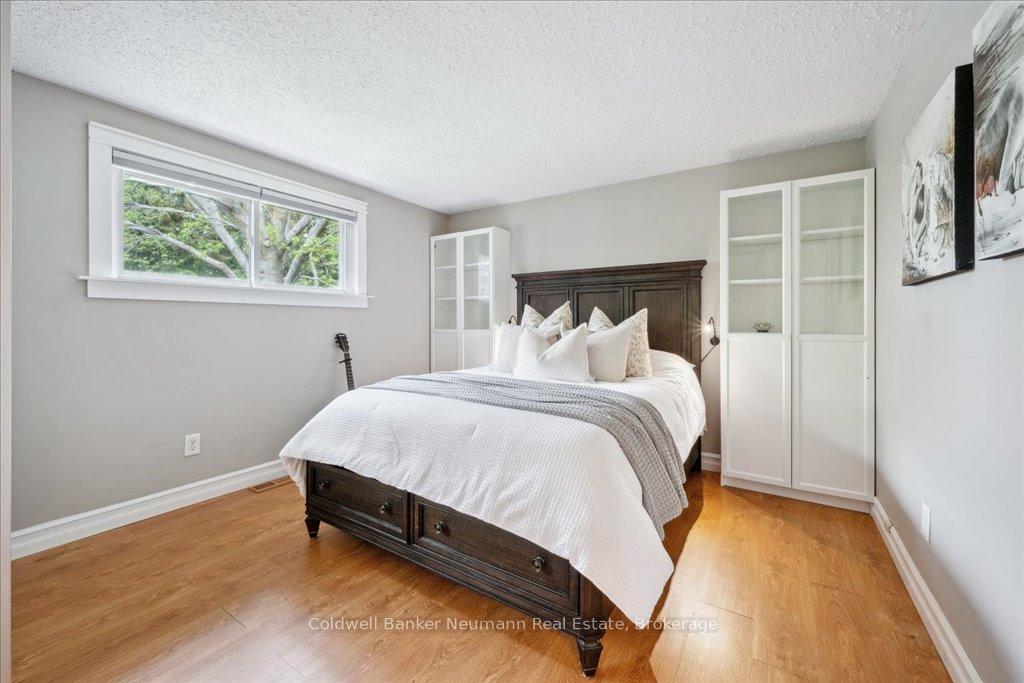 Photo 12 of 31 Carey Crescent, Guelph, Willow West/Sugarbush/West Acres — HOMEH