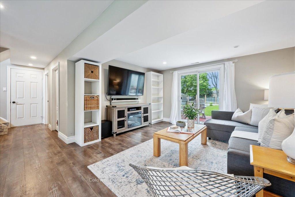 Photo 16 of 31 Carey Crescent, Guelph, Willow West/Sugarbush/West Acres — HOMEH