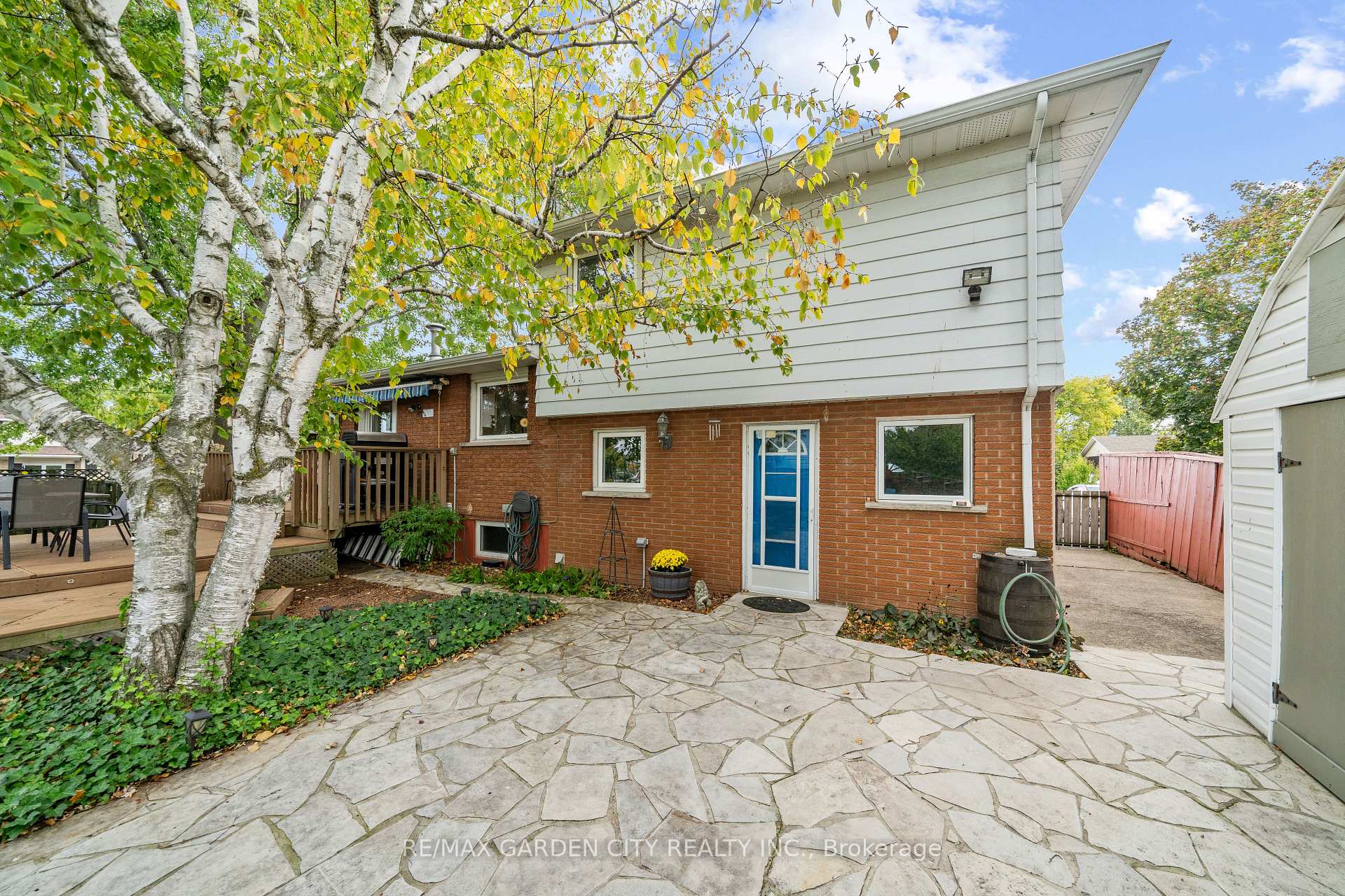 Photo 23 of 11 Centennial Drive, Grimsby, Grimsby Beach — HOMEH