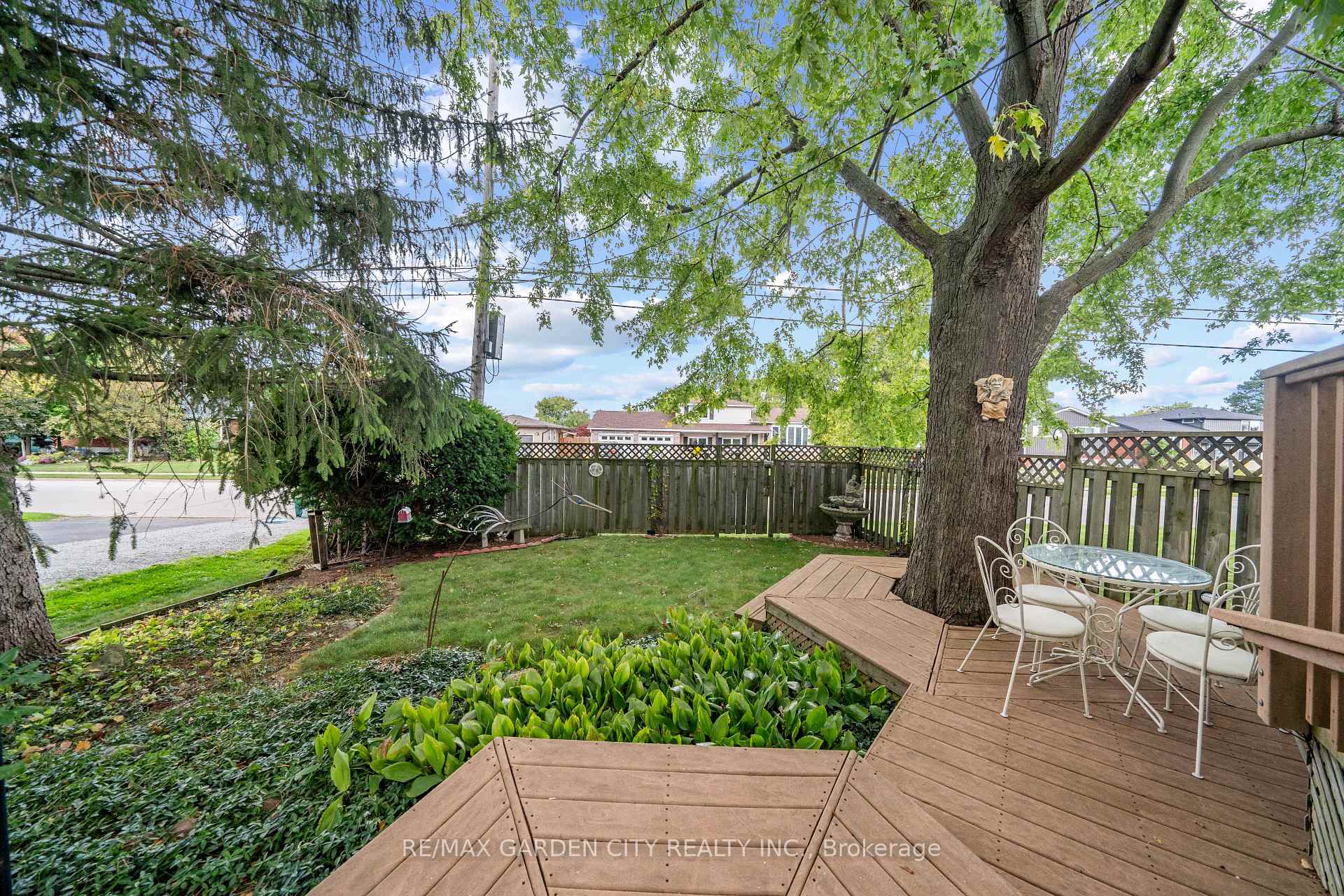 Photo 29 of 11 Centennial Drive, Grimsby, Grimsby Beach — HOMEH