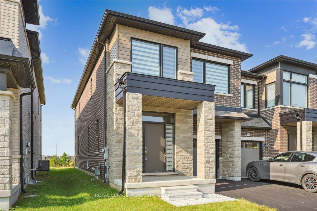 Photo 2 of 1472 Rose Way, Milton, Cobban — HOMEH
