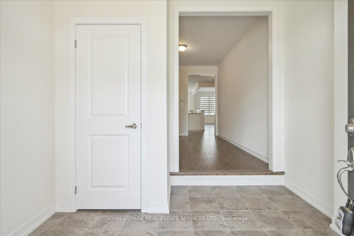 Photo 3 of 1472 Rose Way, Milton, Cobban — HOMEH