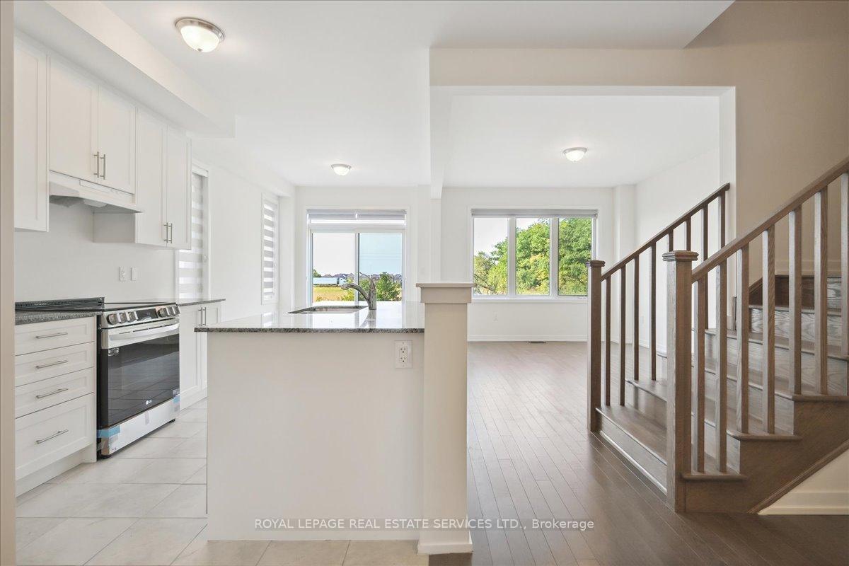 Photo 7 of 1472 Rose Way, Milton, Cobban — HOMEH