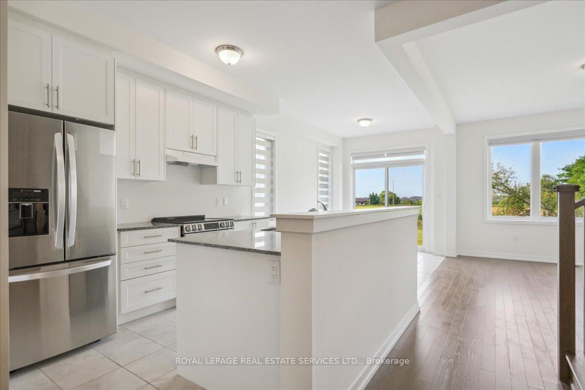Photo 9 of 1472 Rose Way, Milton, Cobban — HOMEH