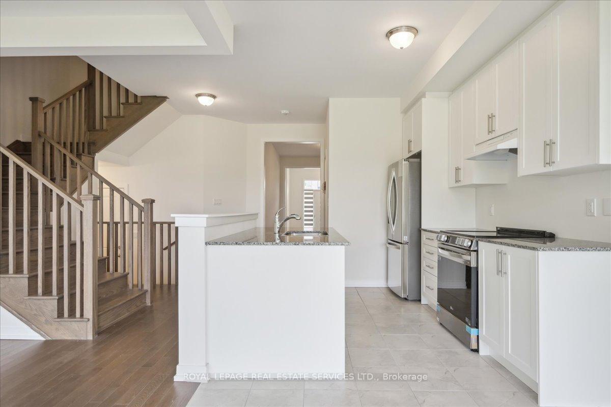 Photo 11 of 1472 Rose Way, Milton, Cobban — HOMEH