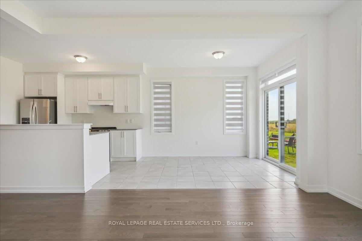 Photo 12 of 1472 Rose Way, Milton, Cobban — HOMEH