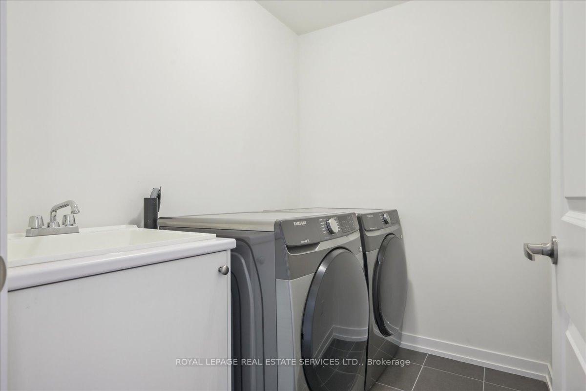 Photo 17 of 1472 Rose Way, Milton, Cobban — HOMEH