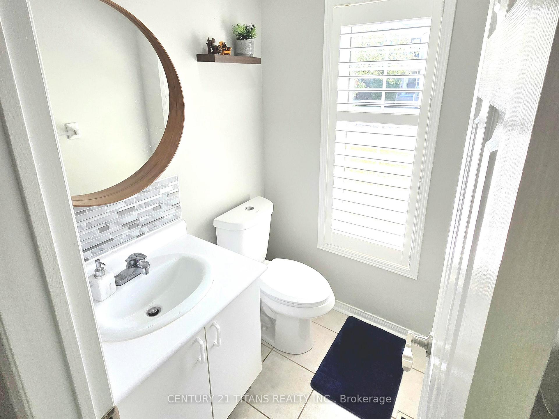 Photo 25 of 23 Hirons Drive, Ajax, South East — HOMEH
