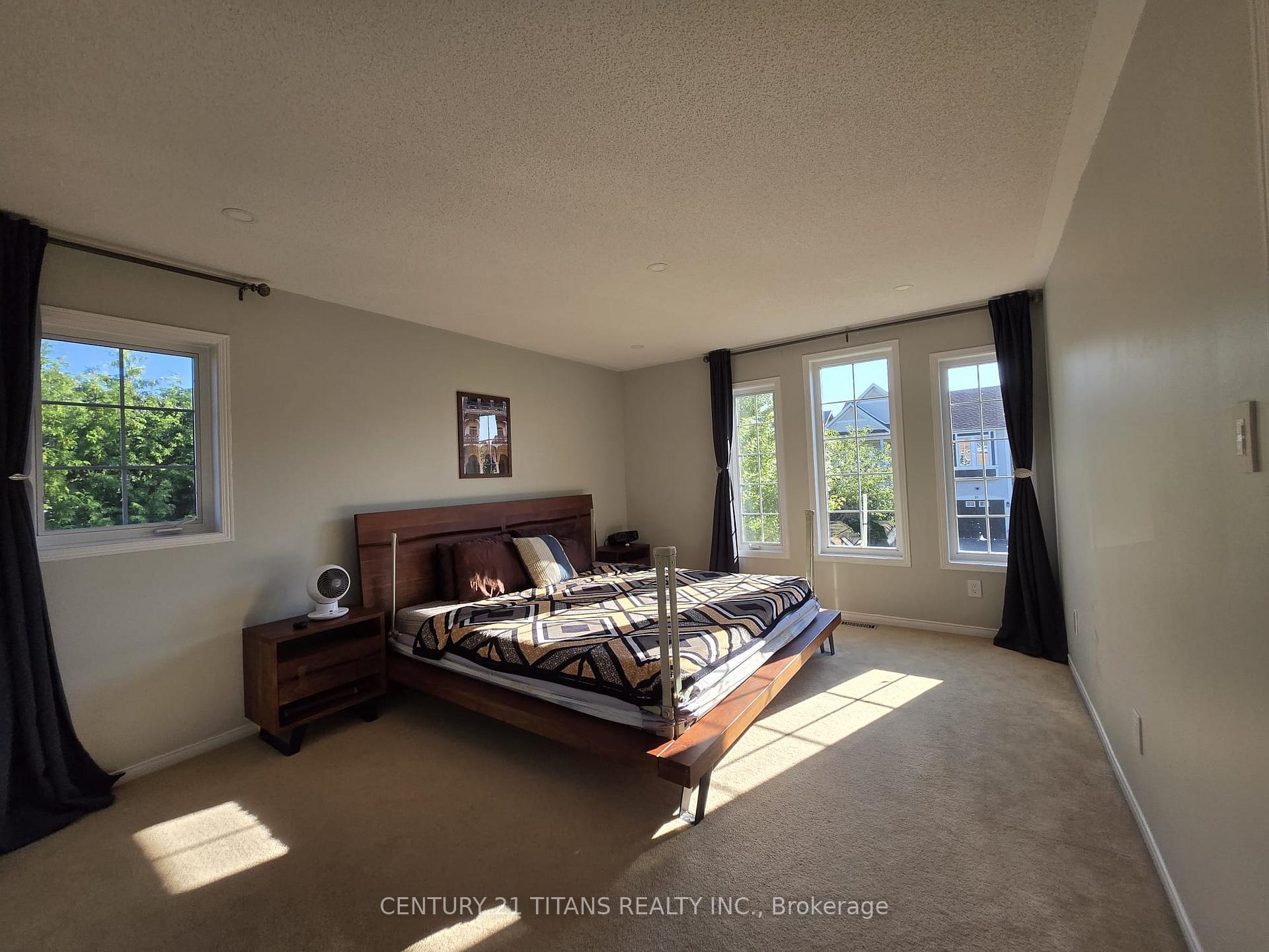 Photo 12 of 23 Hirons Drive, Ajax, South East — HOMEH