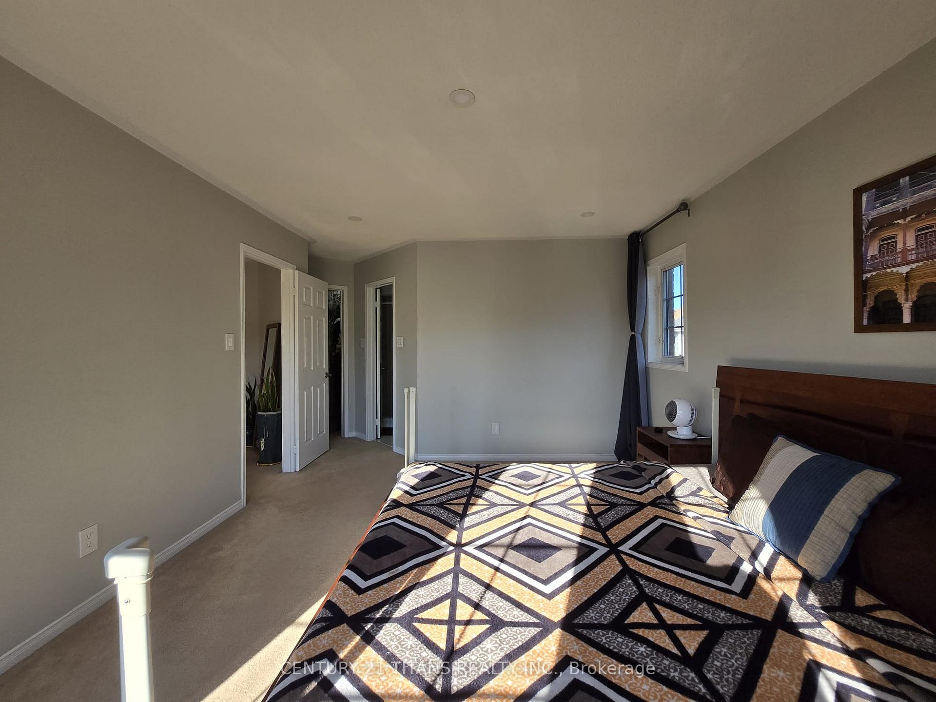 Photo 10 of 23 Hirons Drive, Ajax, South East — HOMEH