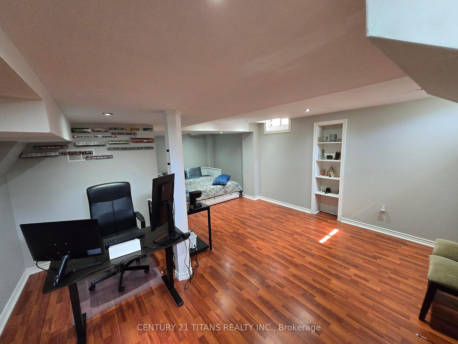 Photo 19 of 23 Hirons Drive, Ajax, South East — HOMEH