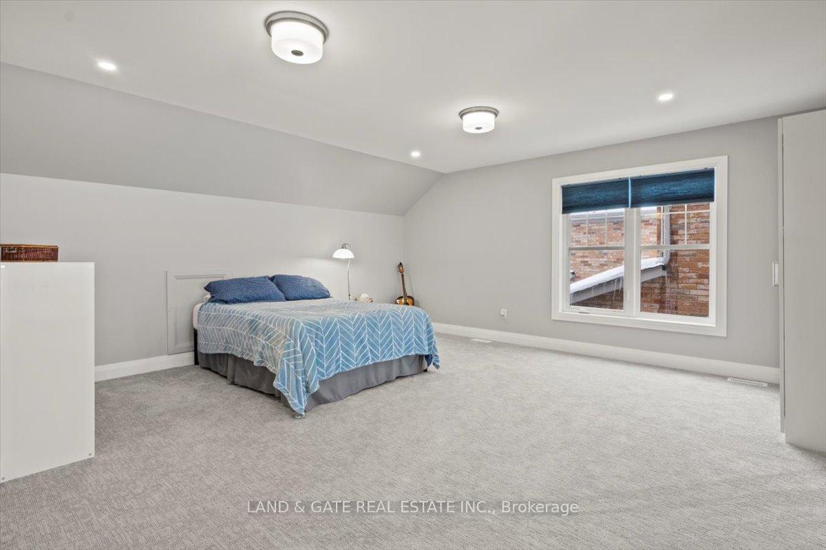 Photo 33 of 618 Haylock Gardens, Peterborough, Northcrest Ward 5 — HOMEH