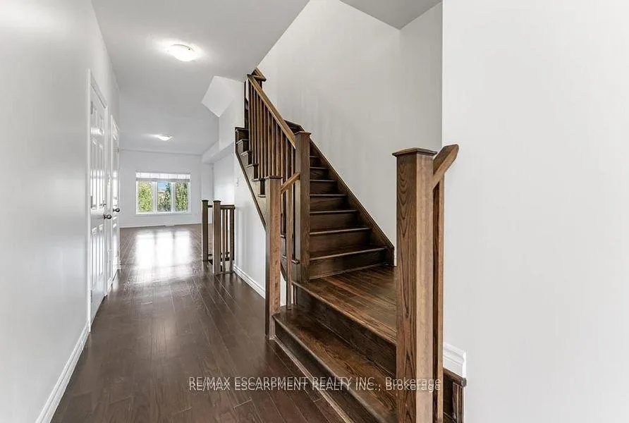 Photo 2 of 70 Vinton Road, Hamilton, Meadowlands — HOMEH