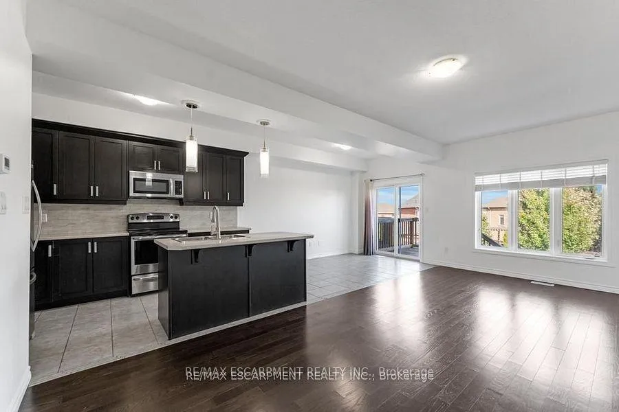 Photo 5 of 70 Vinton Road, Hamilton, Meadowlands — HOMEH