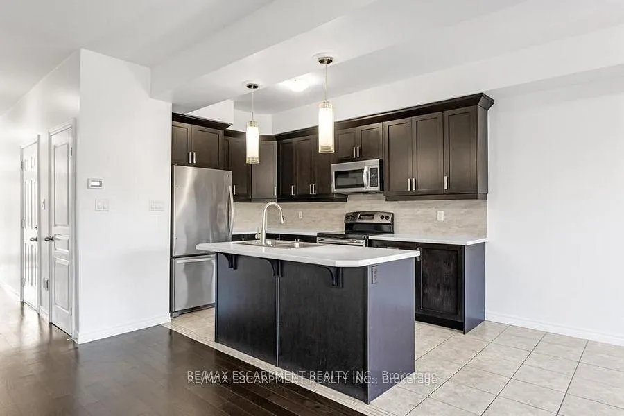 Photo 10 of 70 Vinton Road, Hamilton, Meadowlands — HOMEH