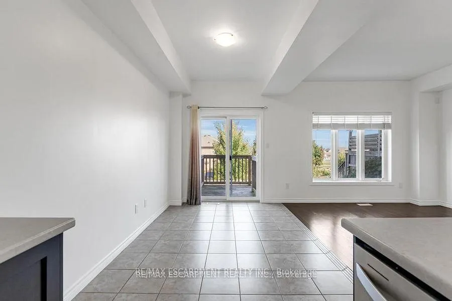 Photo 12 of 70 Vinton Road, Hamilton, Meadowlands — HOMEH