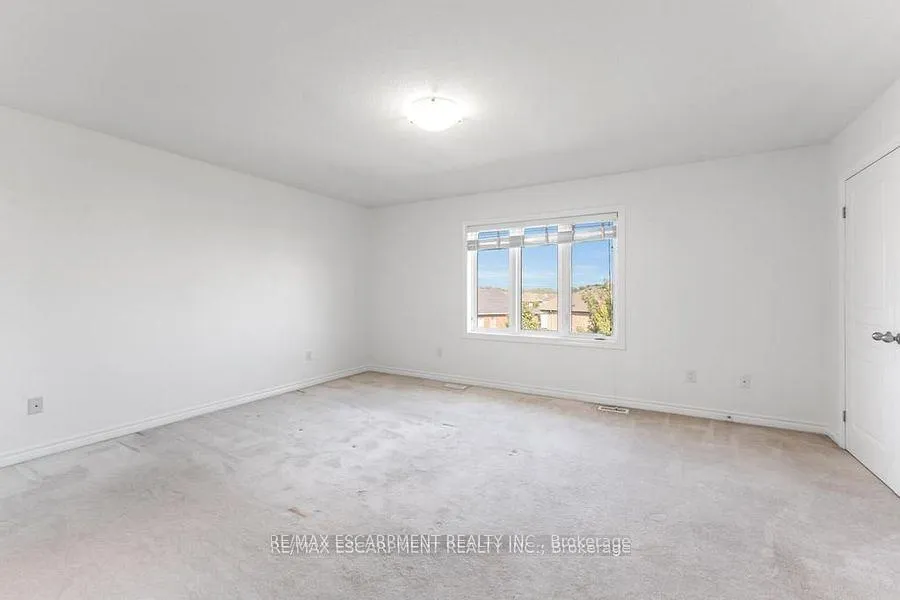 Photo 15 of 70 Vinton Road, Hamilton, Meadowlands — HOMEH
