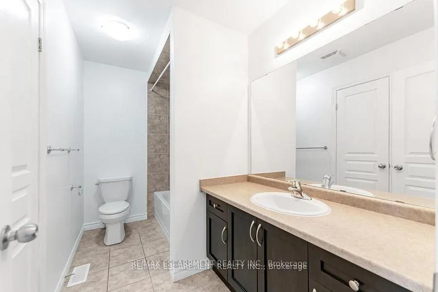 Photo 21 of 70 Vinton Road, Hamilton, Meadowlands — HOMEH