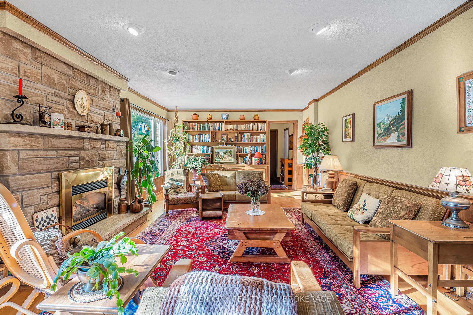 Photo 7 of 22 Cheval Drive, Grimsby, Grimsby Beach — HOMEH