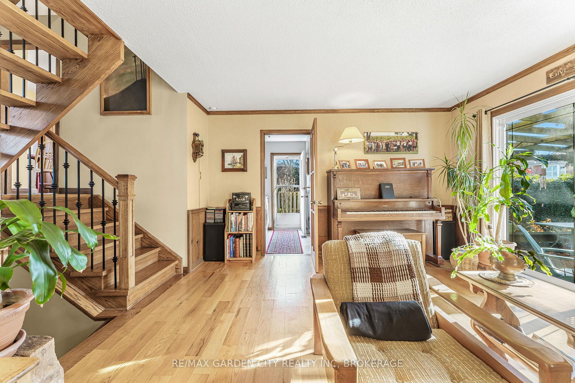 Photo 8 of 22 Cheval Drive, Grimsby, Grimsby Beach — HOMEH