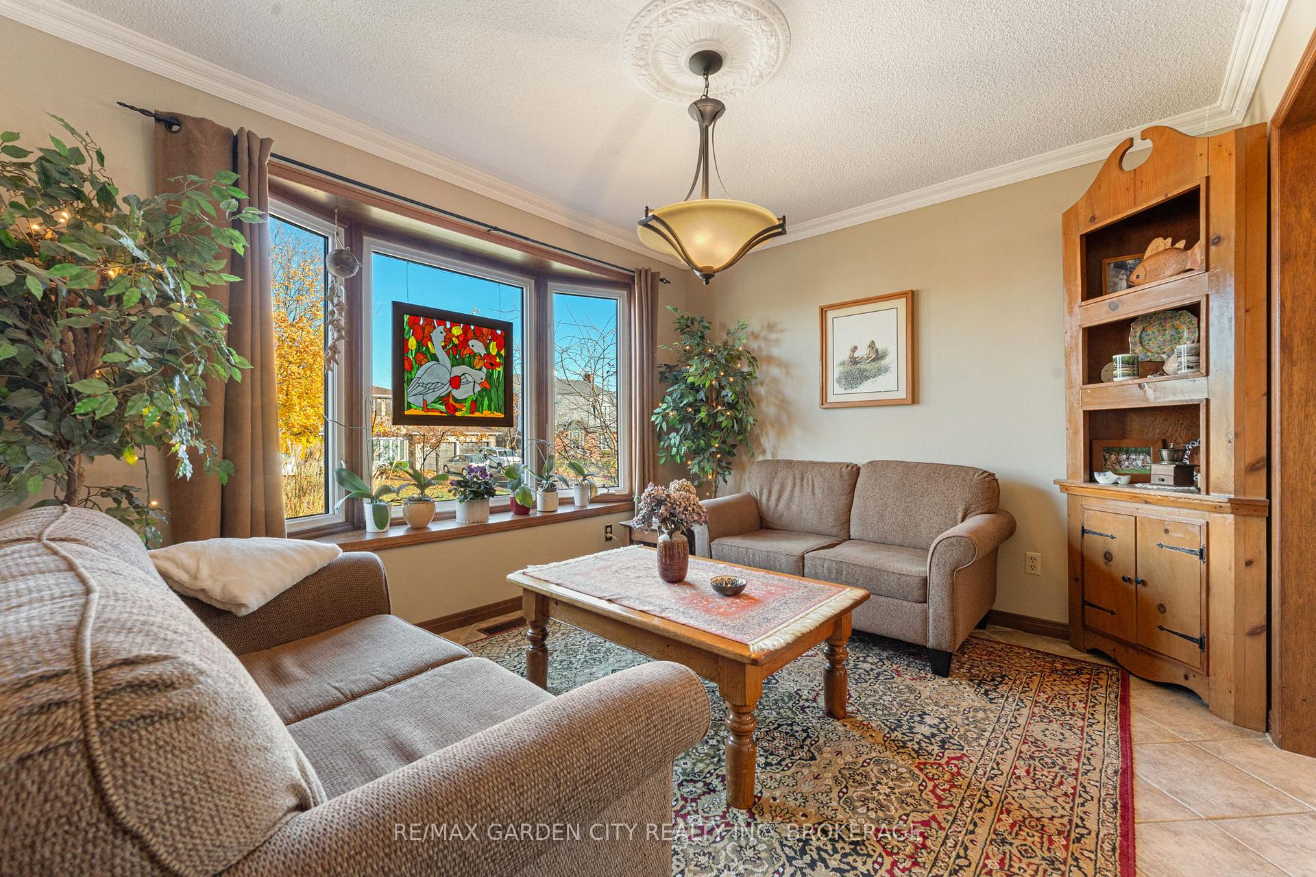 Photo 11 of 22 Cheval Drive, Grimsby, Grimsby Beach — HOMEH