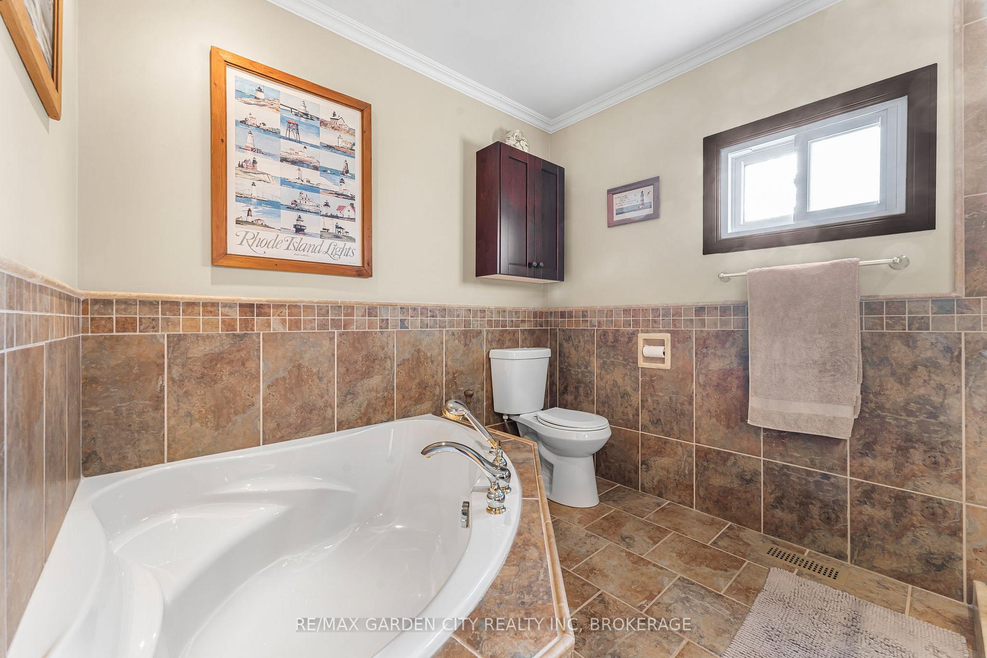Photo 24 of 22 Cheval Drive, Grimsby, Grimsby Beach — HOMEH
