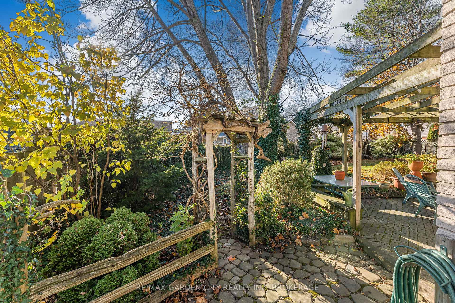 Photo 34 of 22 Cheval Drive, Grimsby, Grimsby Beach — HOMEH