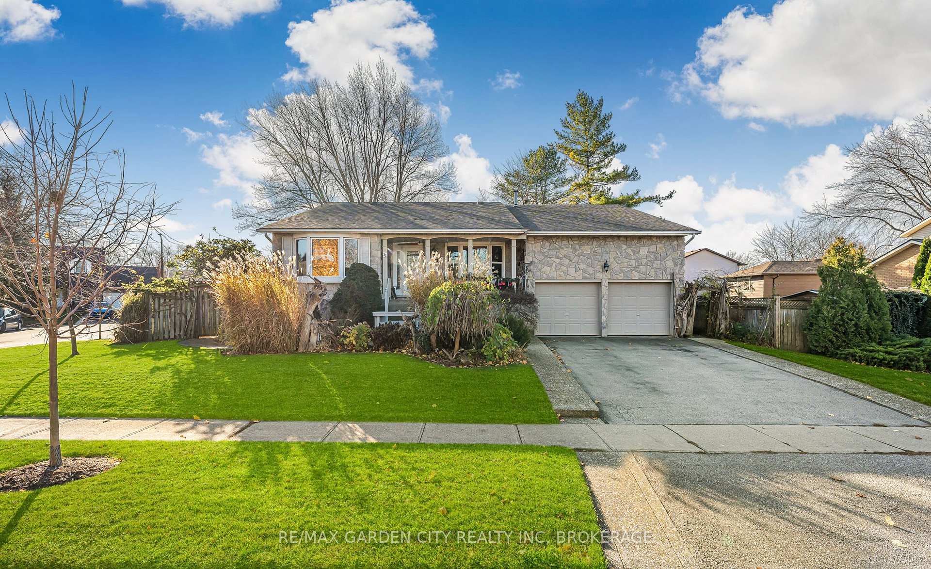 Photo 37 of 22 Cheval Drive, Grimsby, Grimsby Beach — HOMEH
