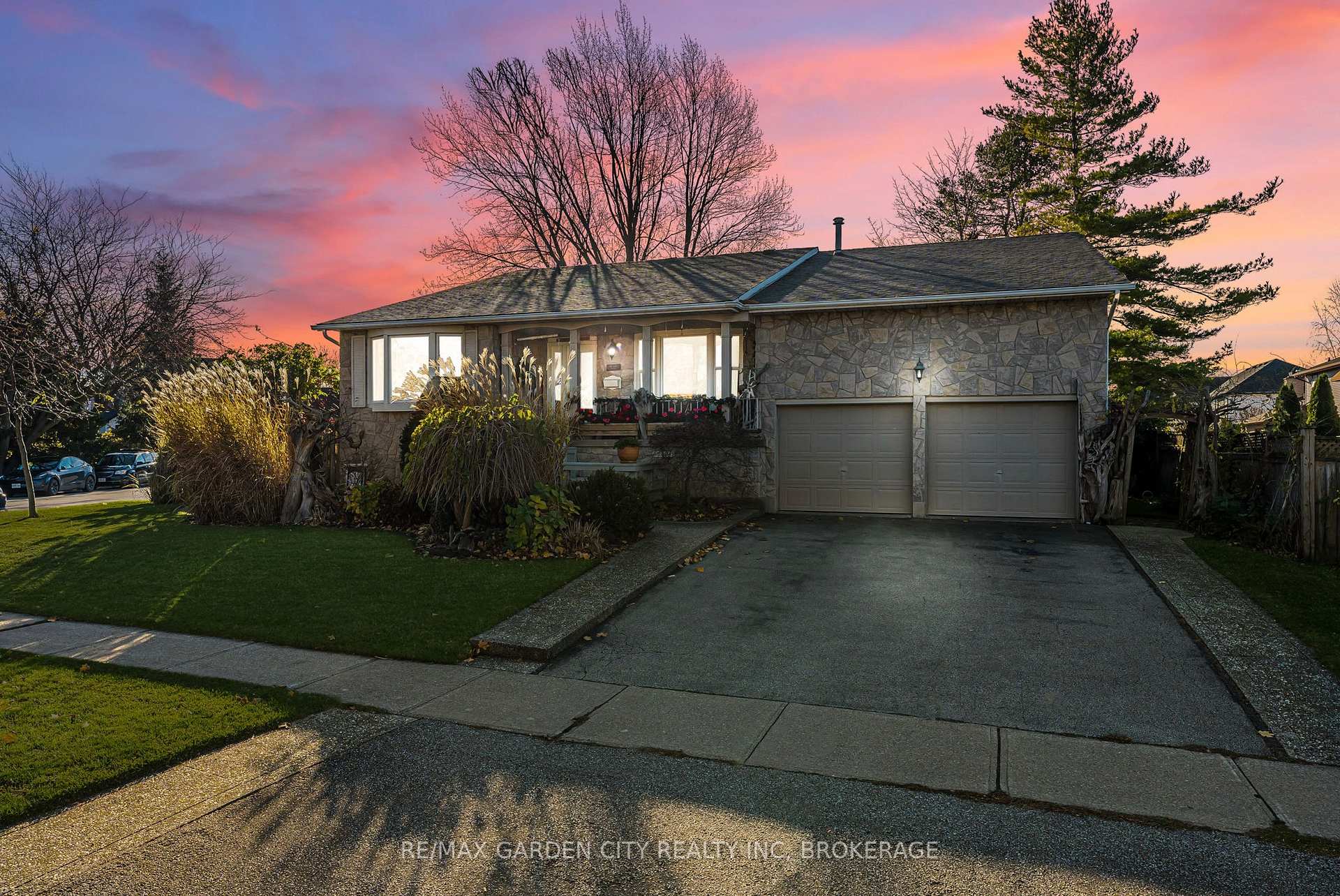 Photo 38 of 22 Cheval Drive, Grimsby, Grimsby Beach — HOMEH