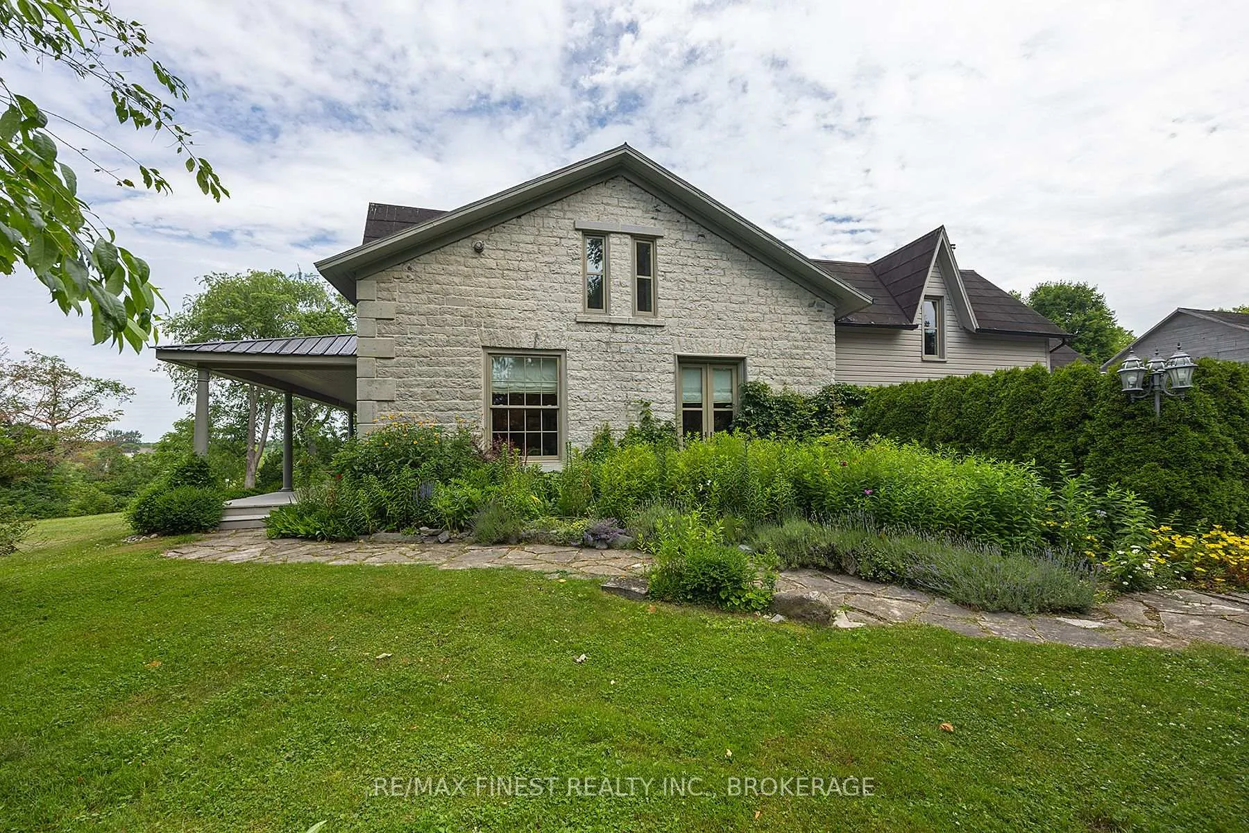 Photo 8 of 187 Simmons Road, Loyalist, Lennox and Addington - South — HOMEH