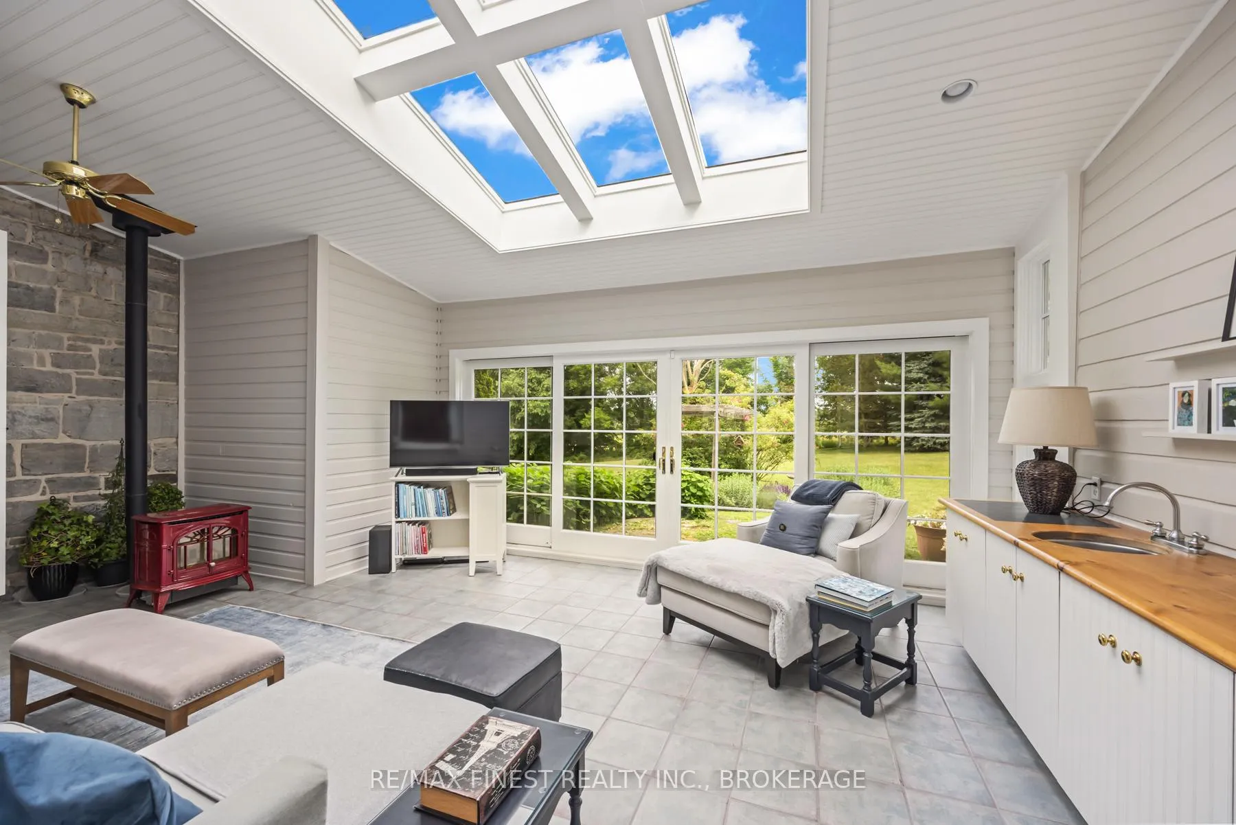 Photo 22 of 187 Simmons Road, Loyalist, Lennox and Addington - South — HOMEH