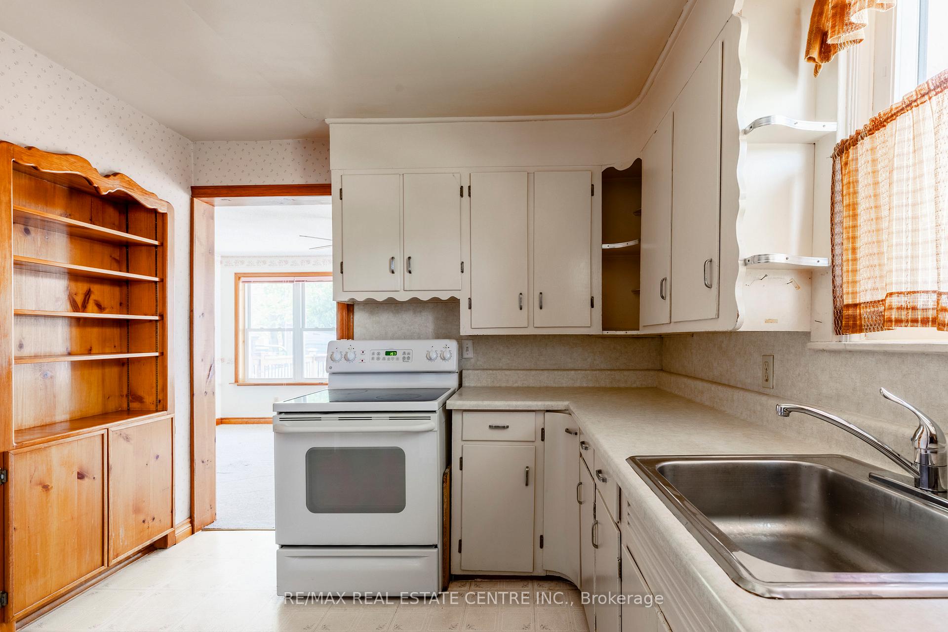 Photo 19 of 27 Barons Avenue N, Hamilton, Homeside — HOMEH
