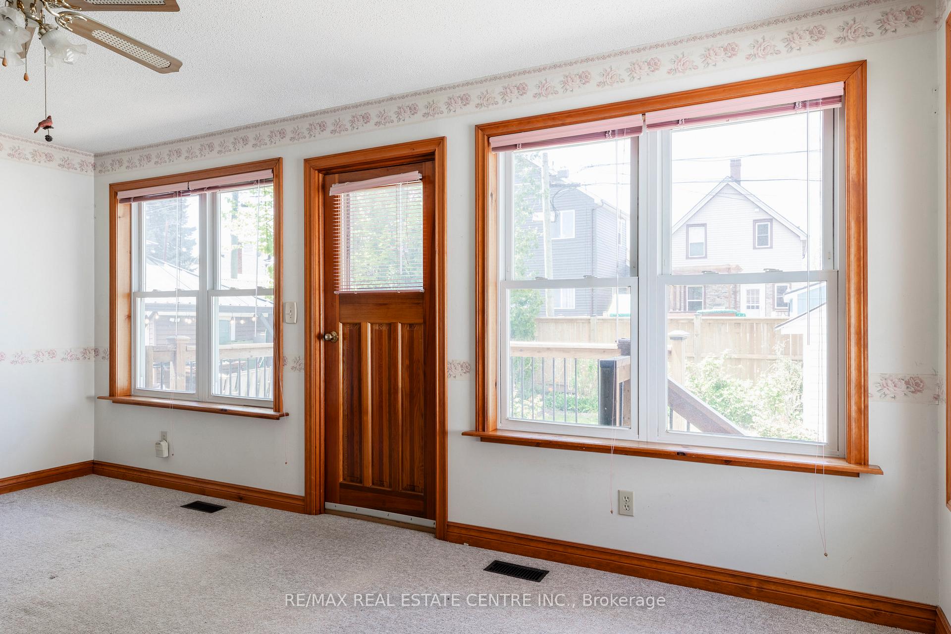 Photo 30 of 27 Barons Avenue N, Hamilton, Homeside — HOMEH