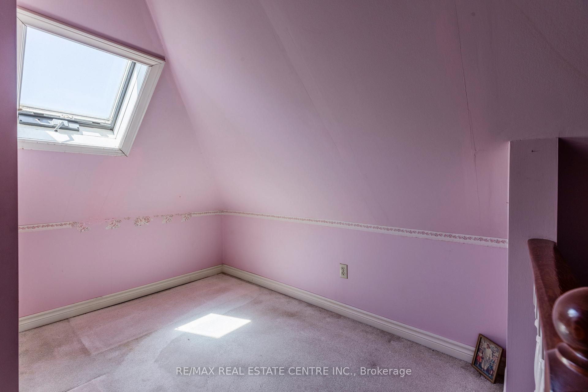 Photo 37 of 27 Barons Avenue N, Hamilton, Homeside — HOMEH