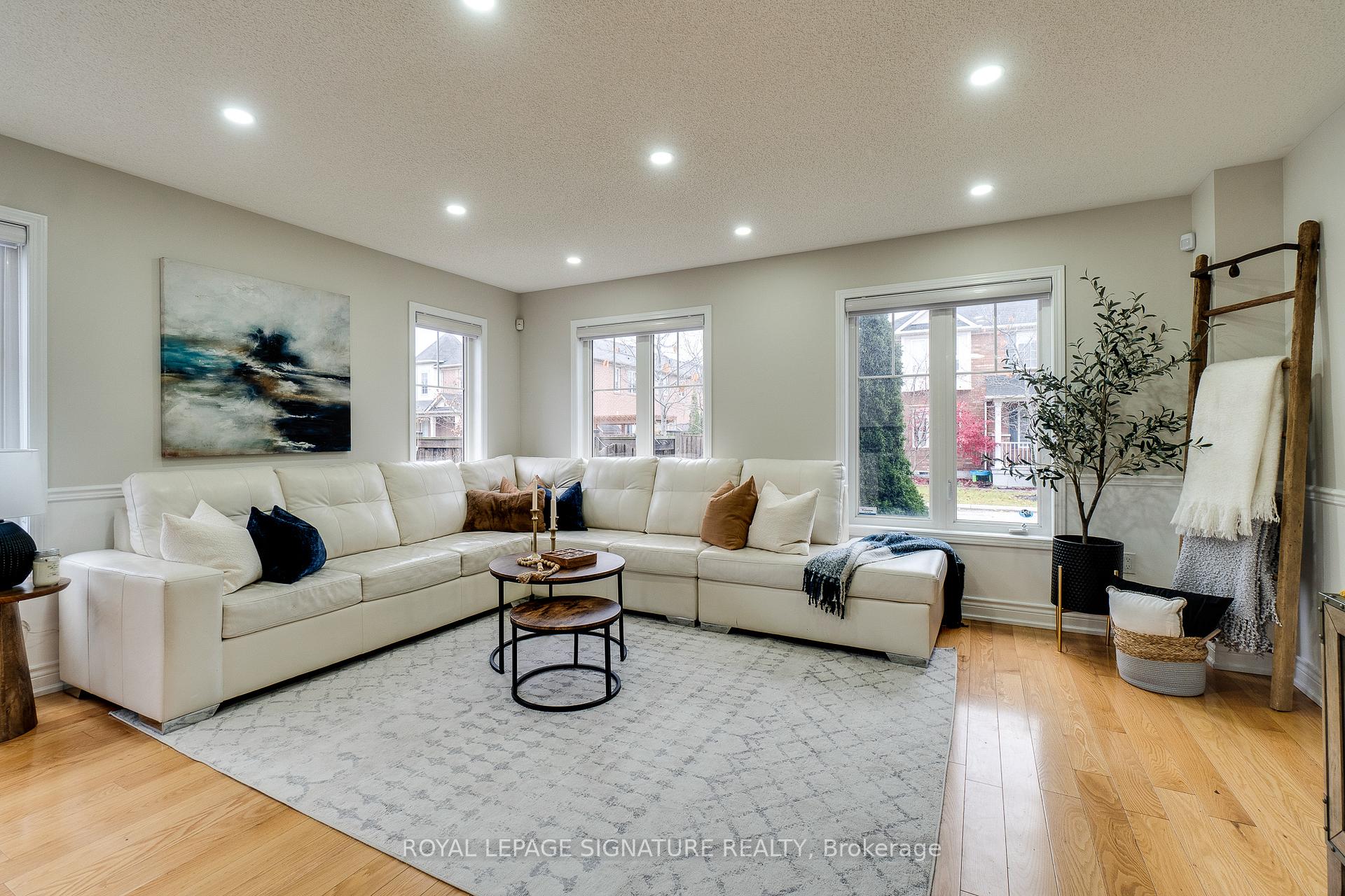 Photo 10 of 637 Gervais Terrace, Milton, Coates — HOMEH