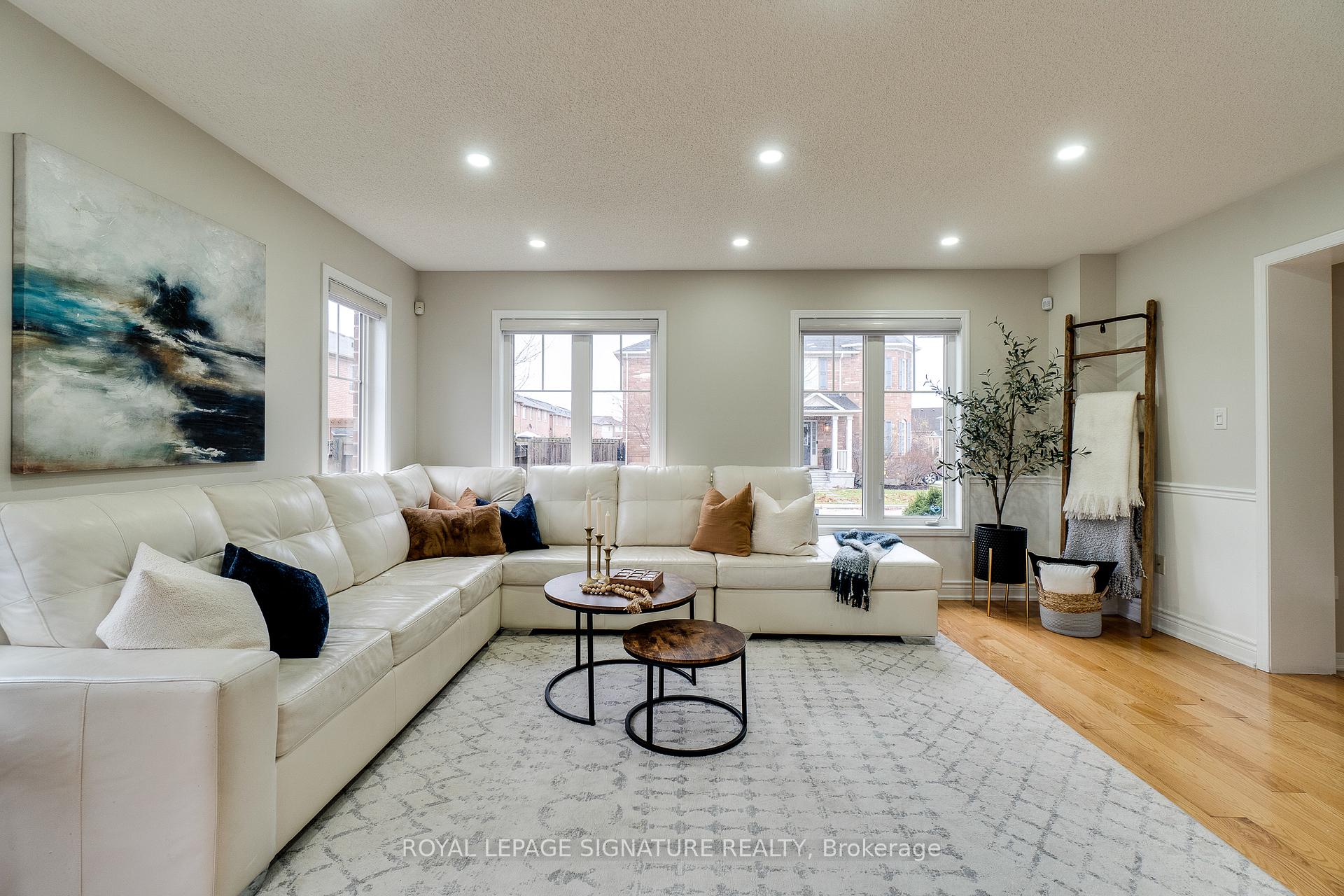 Photo 8 of 637 Gervais Terrace, Milton, Coates — HOMEH