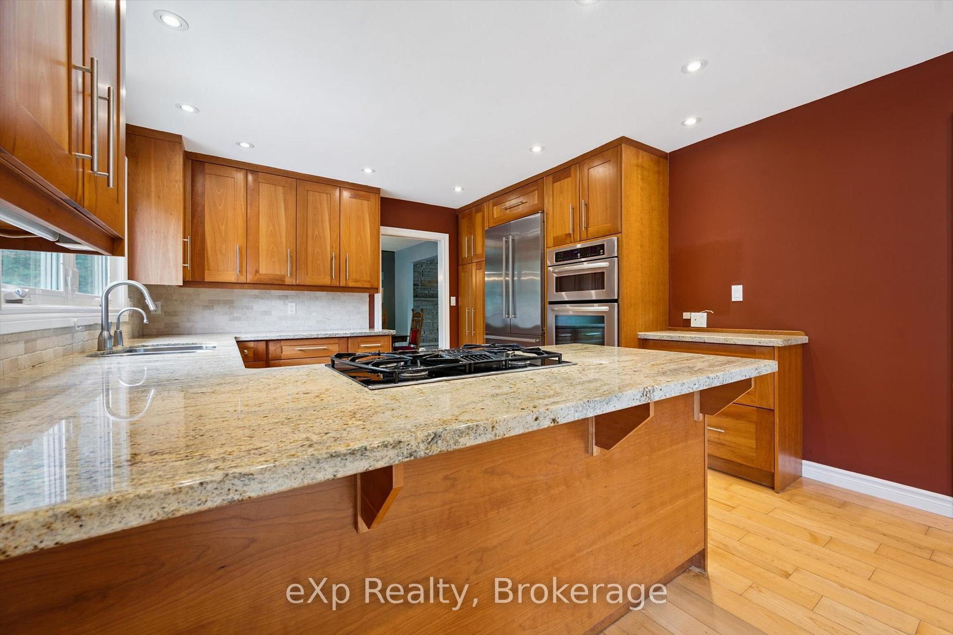 Photo 13 of 32 Glenholm Drive, Guelph, York/Watson Industrial Park — HOMEH