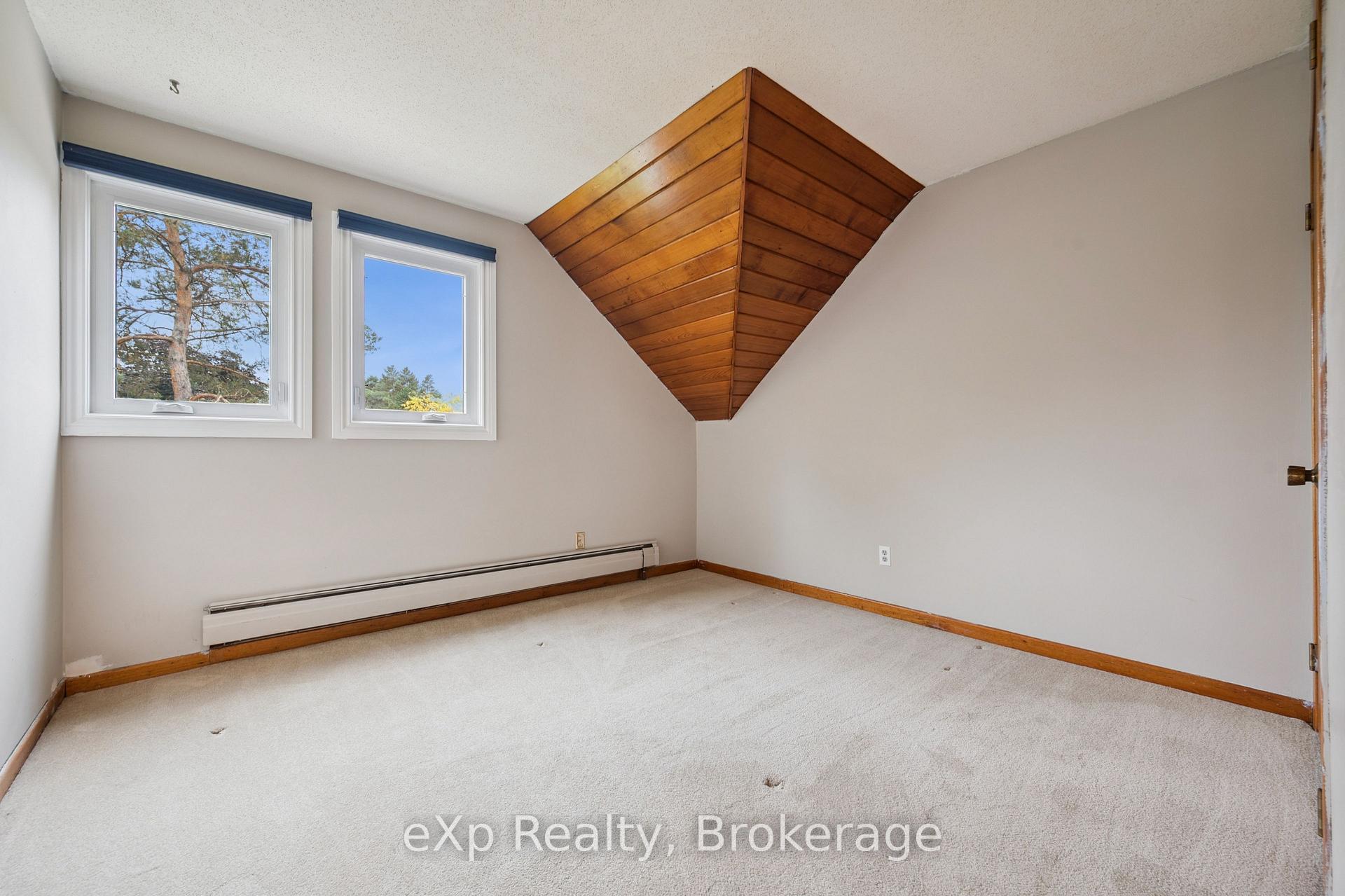 Photo 19 of 32 Glenholm Drive, Guelph, York/Watson Industrial Park — HOMEH