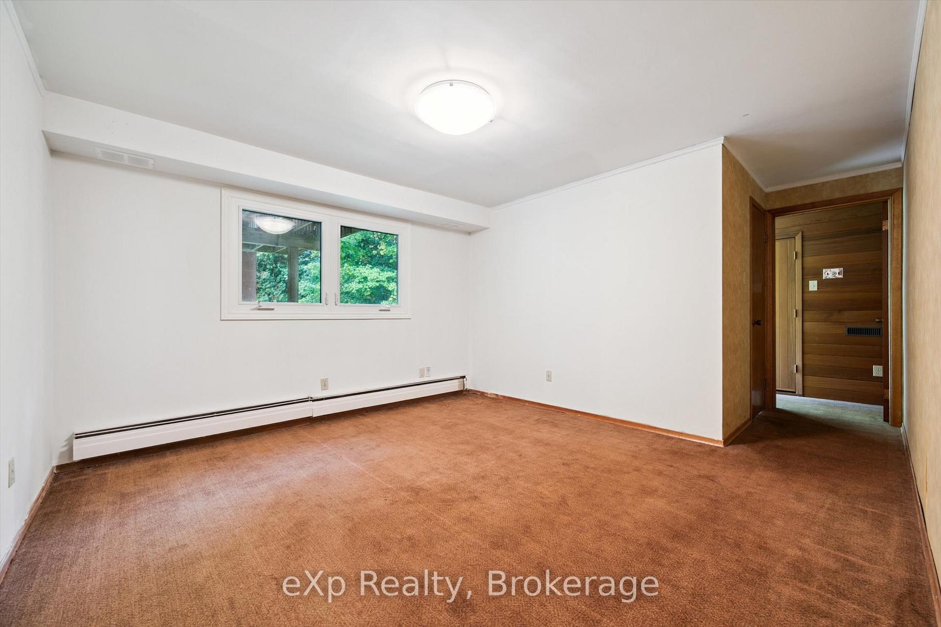 Photo 26 of 32 Glenholm Drive, Guelph, York/Watson Industrial Park — HOMEH