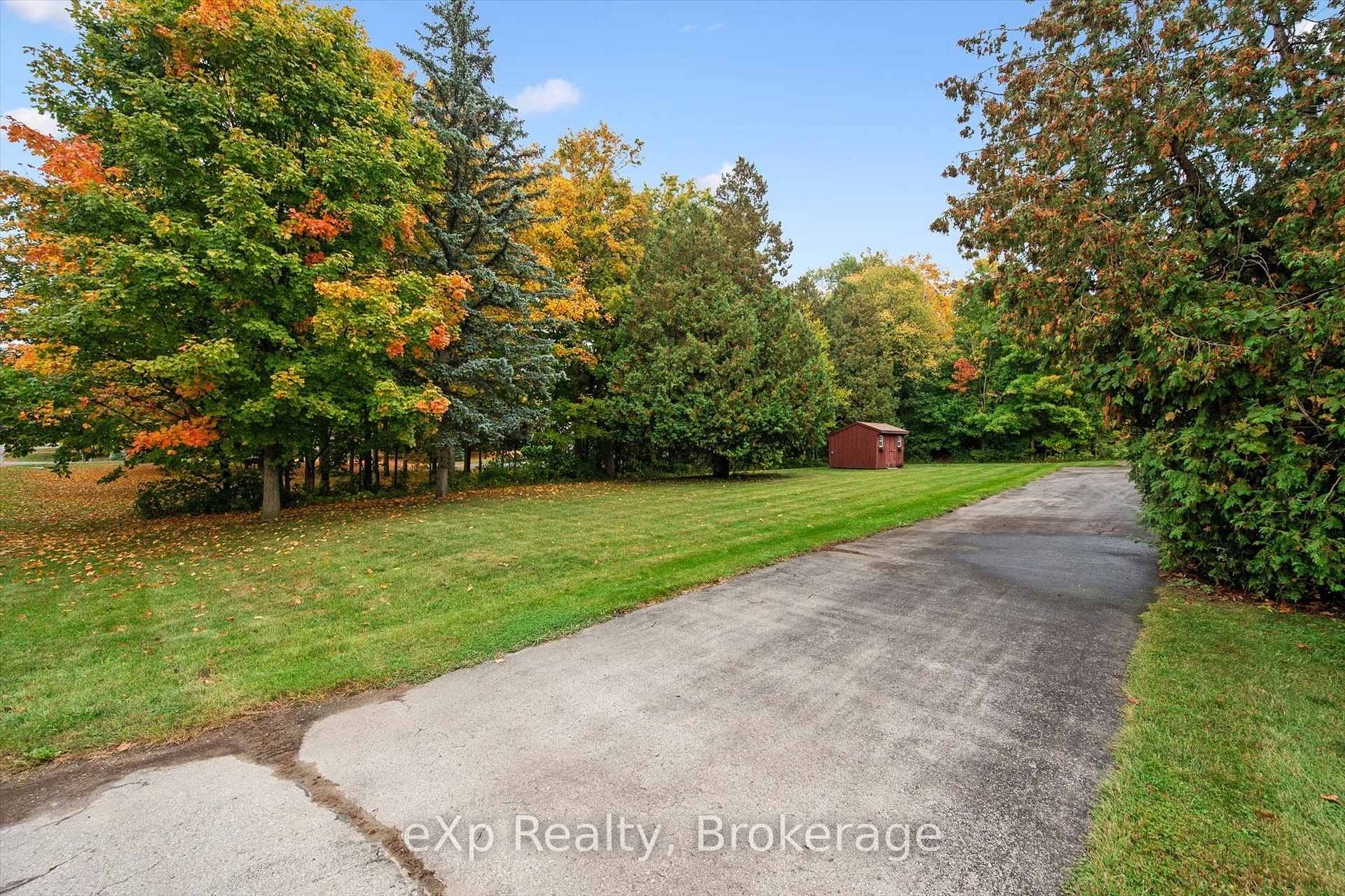 Photo 35 of 32 Glenholm Drive, Guelph, York/Watson Industrial Park — HOMEH