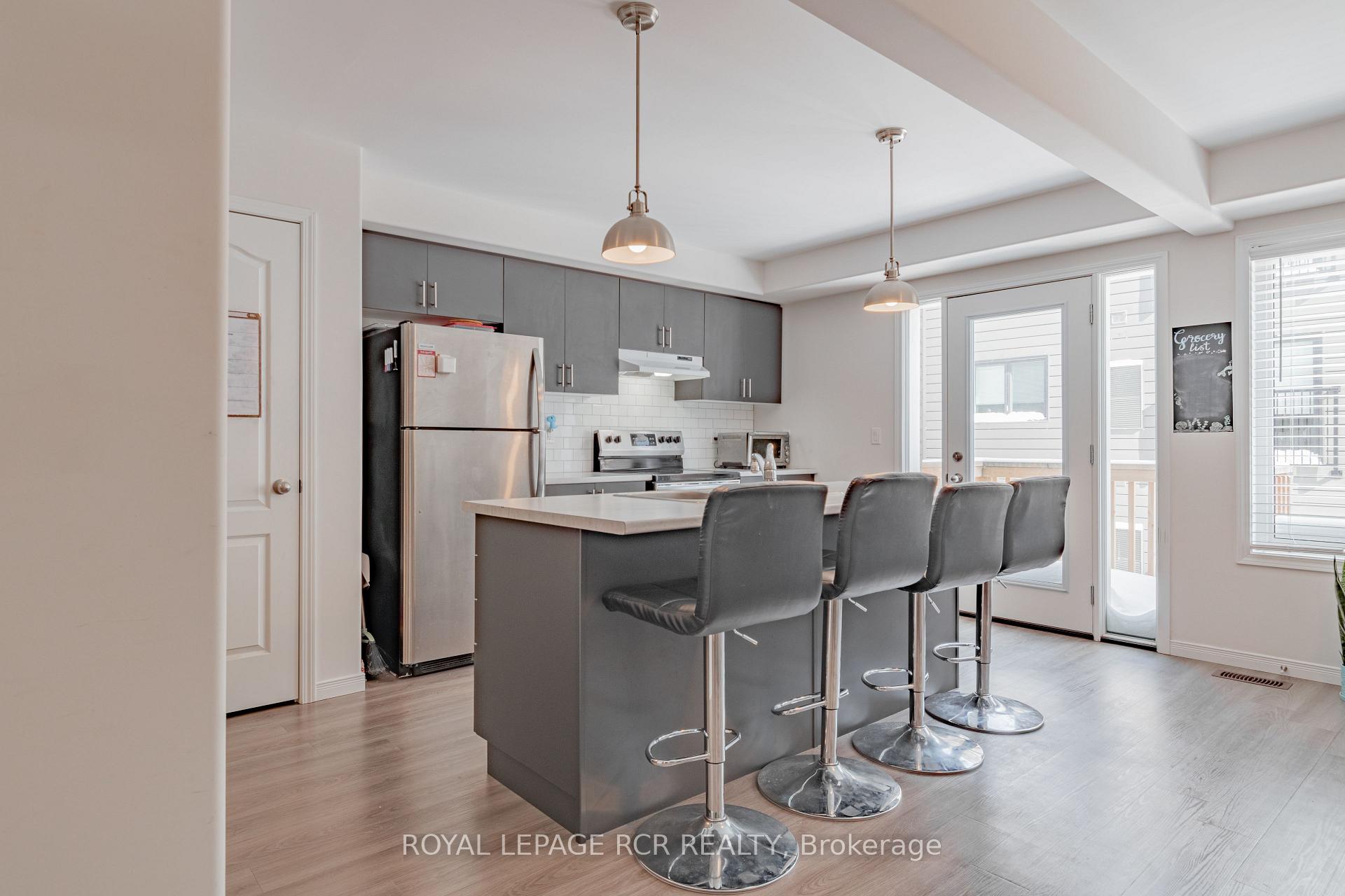 Photo 3 of 1648 Hetherington Drive, Peterborough, Northcrest Ward 5 — HOMEH