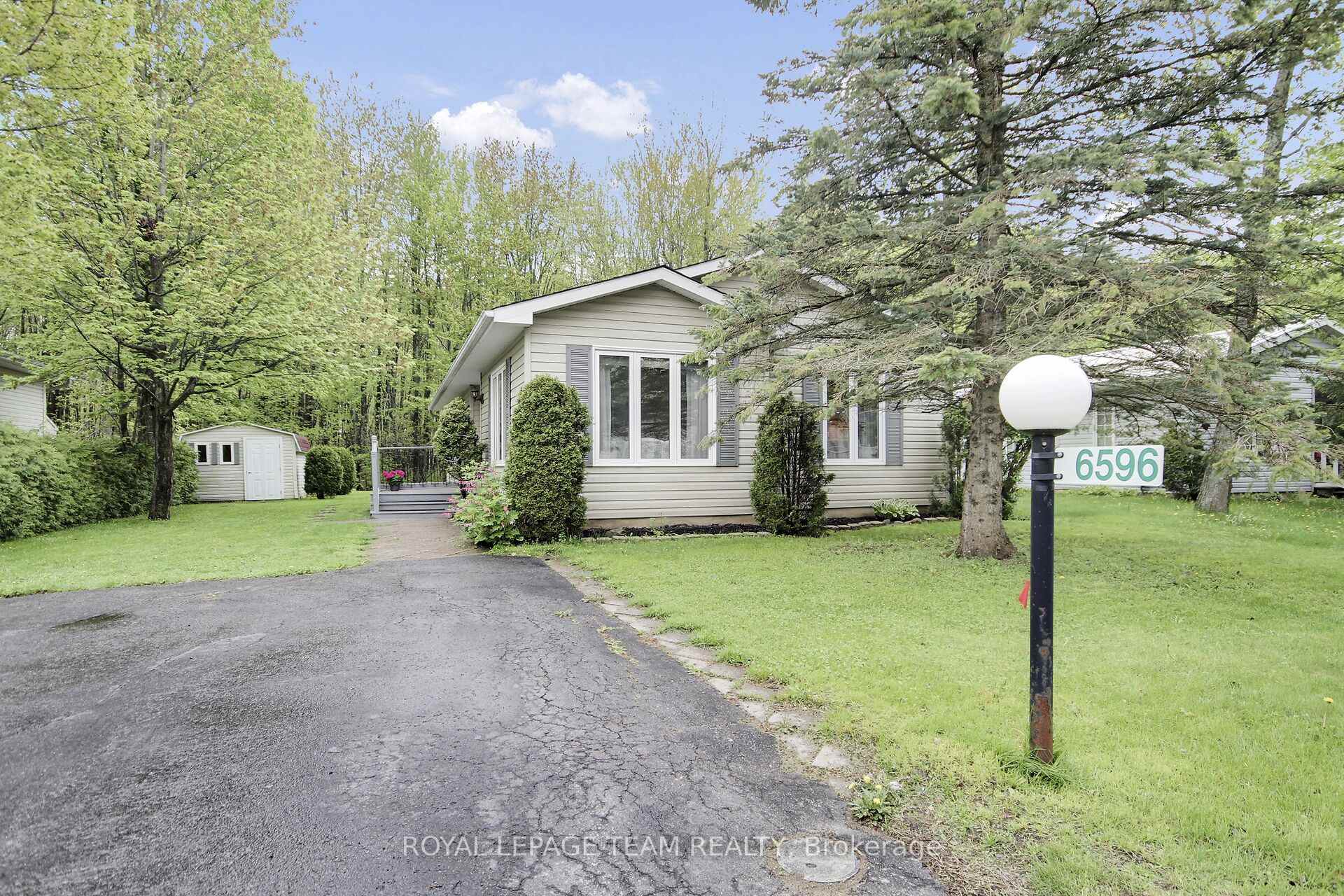 Photo 4 of 6596 Vista Patrick, Ottawa, Greely — HOMEH