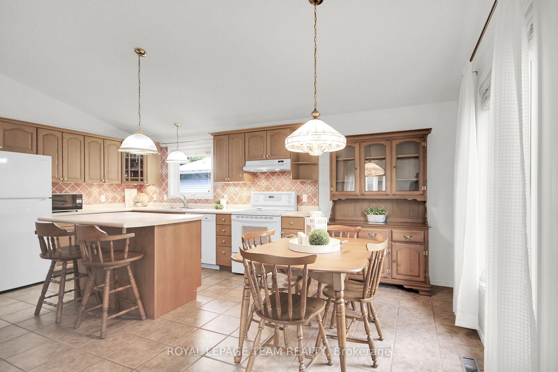 Photo 19 of 6596 Vista Patrick, Ottawa, Greely — HOMEH