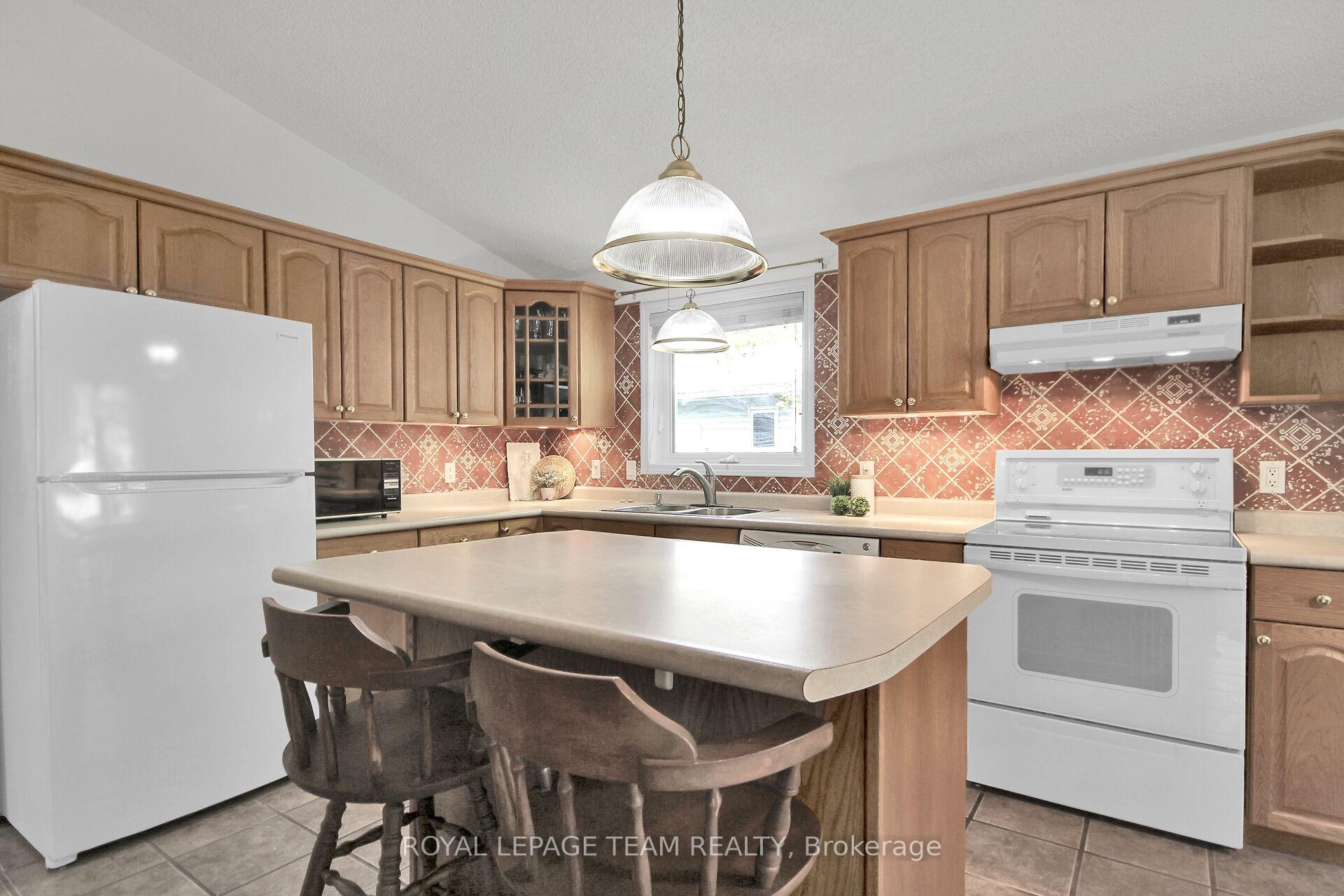 Photo 20 of 6596 Vista Patrick, Ottawa, Greely — HOMEH